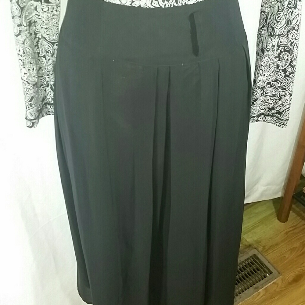 Skirt - Picture 4 of 4